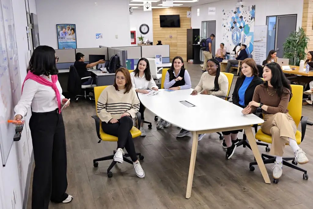 UNF students are focussing in classroom while faculty lecturing